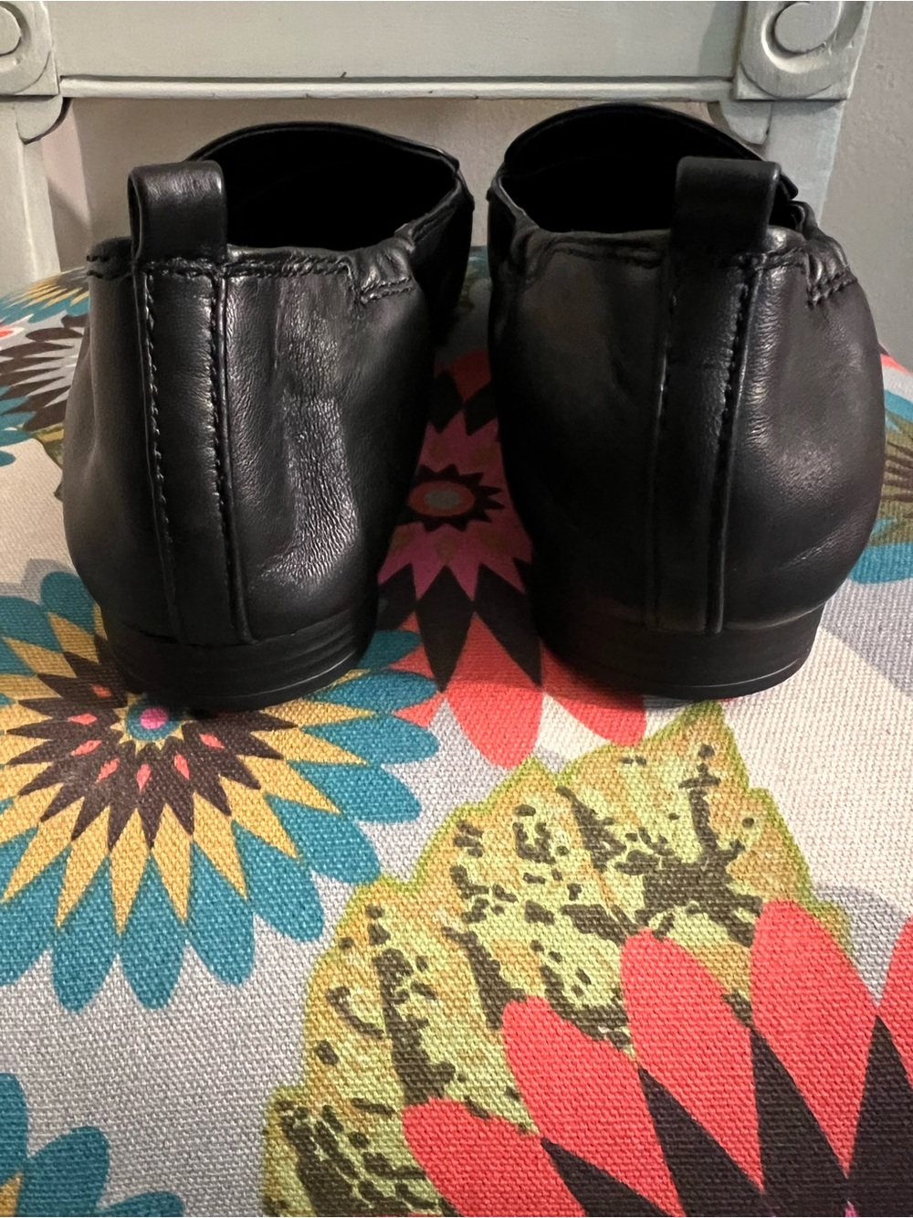 Vince Camuto Azur Black Loafers - Picture 4 of 6
